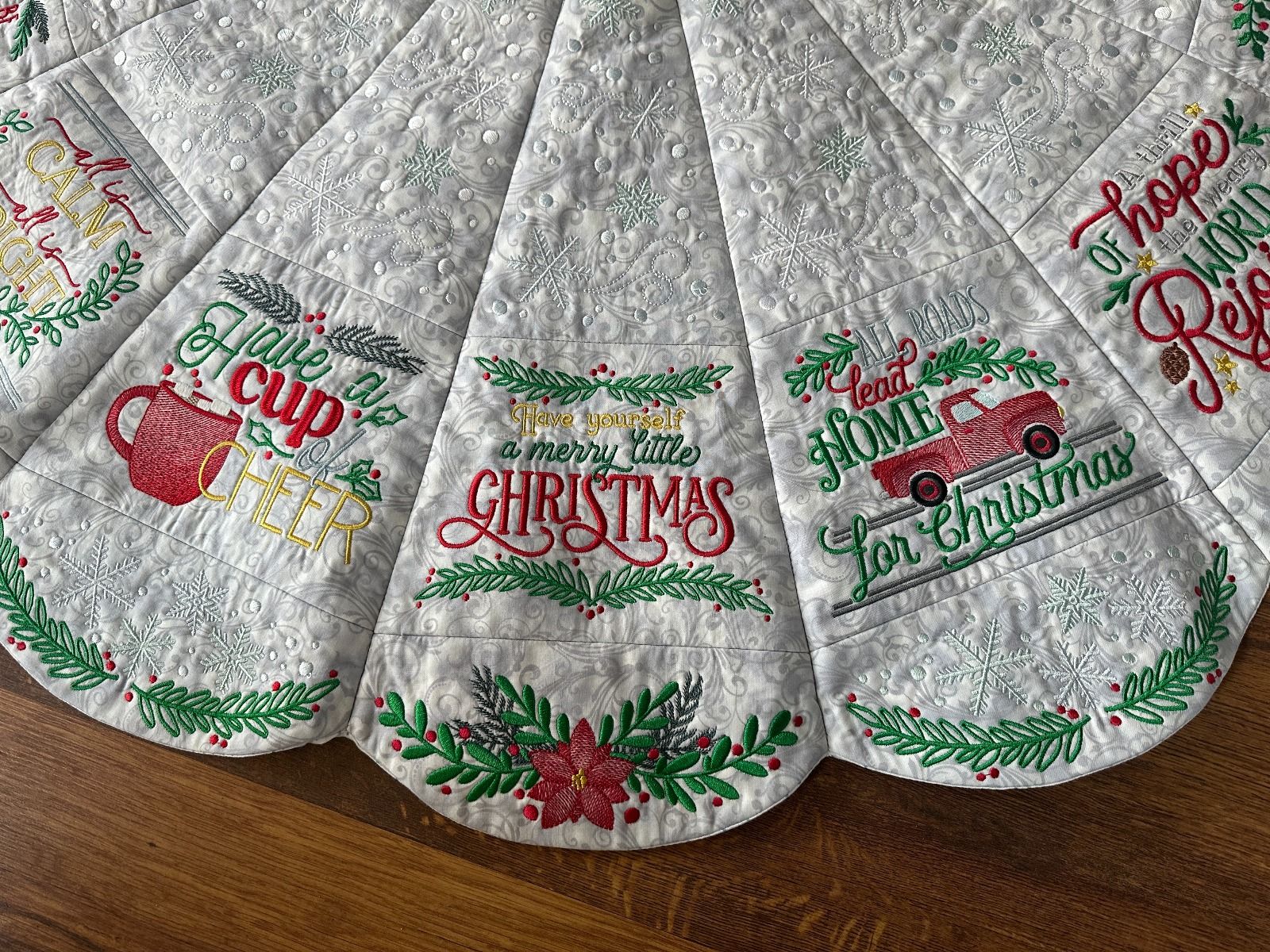 ITH Christmas Wreath Gift Bags 1  Machine Embroidery Designs by JuJu